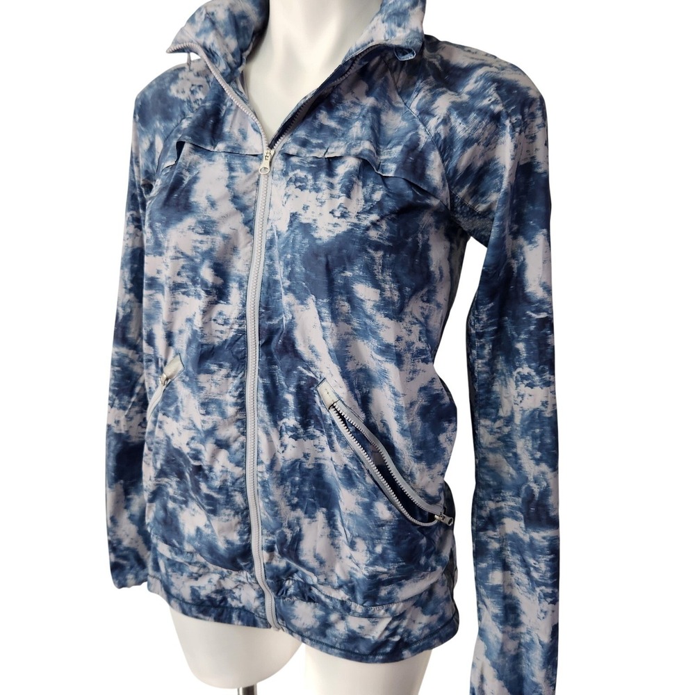 LuluLemon  windbreaker Miss Misty Blue & White Packable Hood Size S Activewear